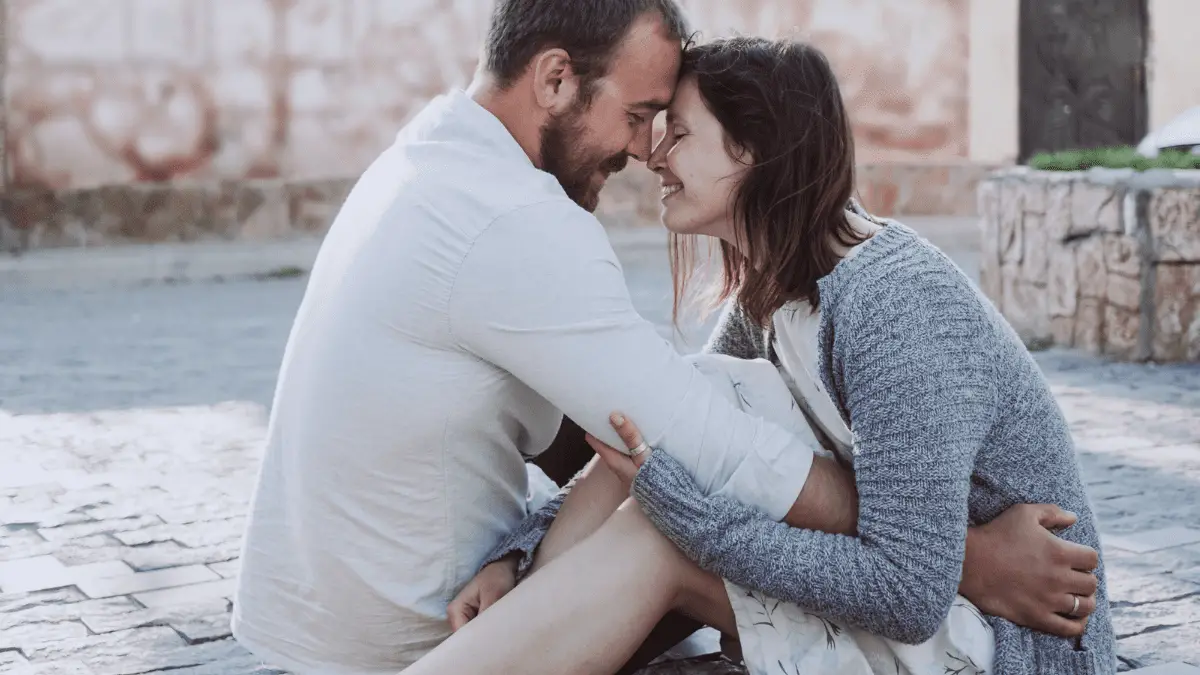 Signs An Emotionally Unavailable Man Is In Love With You