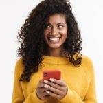 How To Not Be A Dry Texter: 8 Ways To Make Your Texts More Interesting