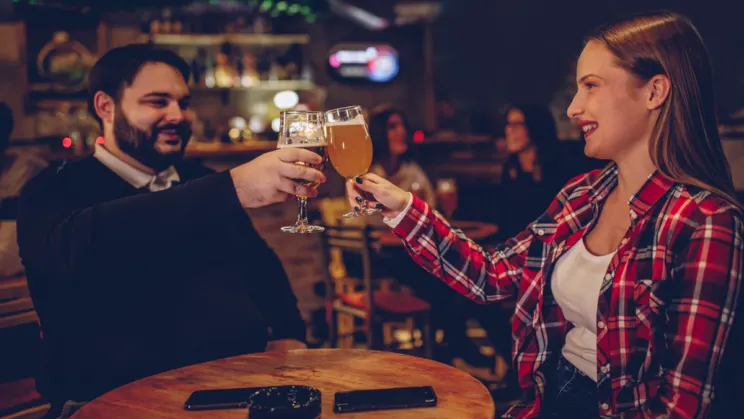How to date a Libra man