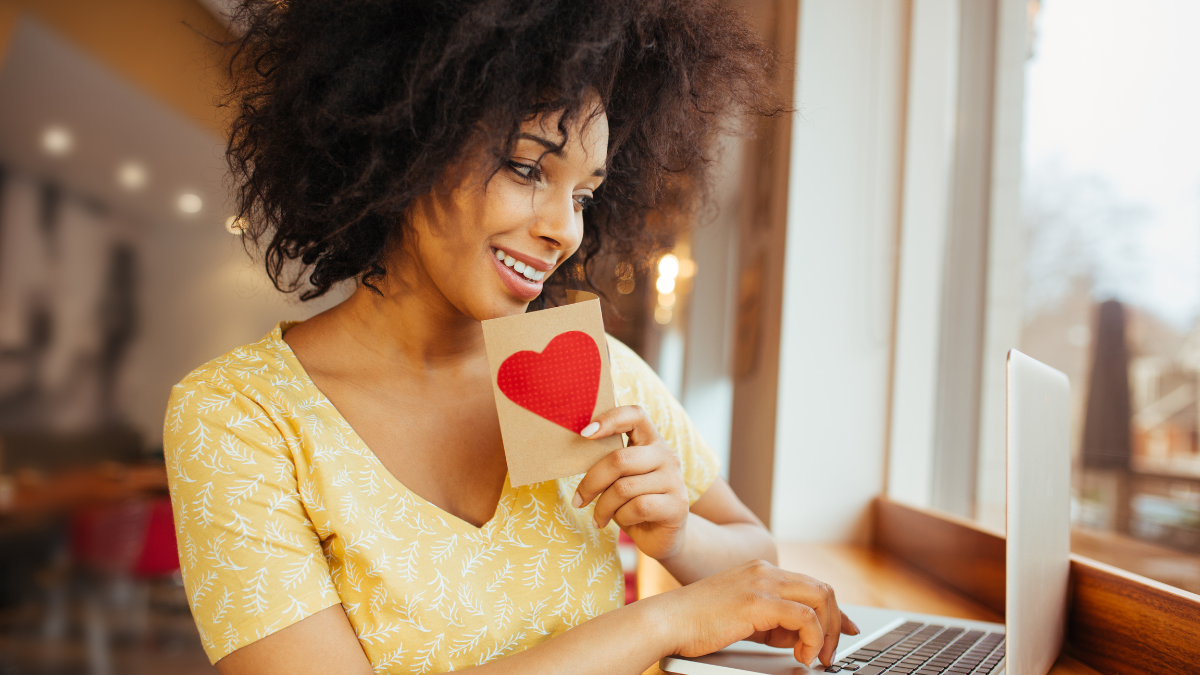 8 Things to Write About Yourself on a Dating App