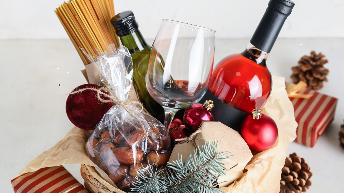 7 Thoughtful Christmas Basket Gift Ideas for Everyone on Your List