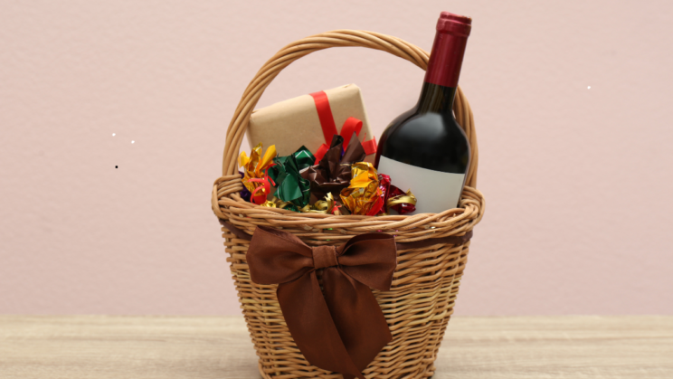 7 Thoughtful Christmas Basket Gift Ideas