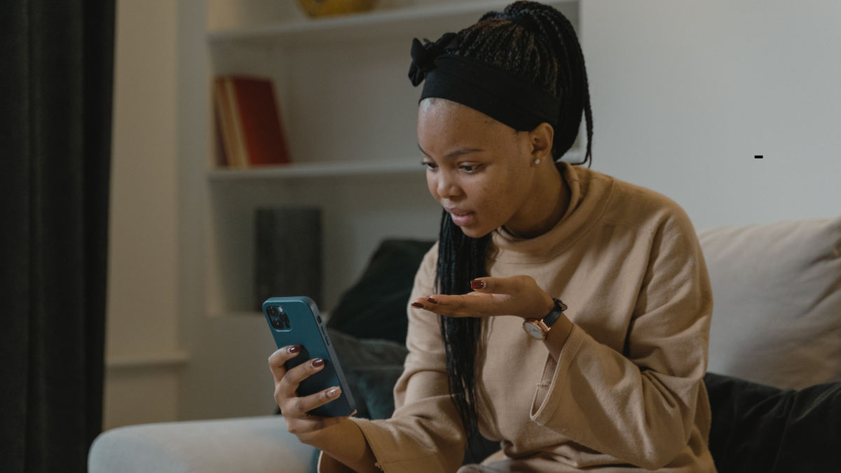 10 Phone Habits I've Noticed That Can Help Spot a Narcissist