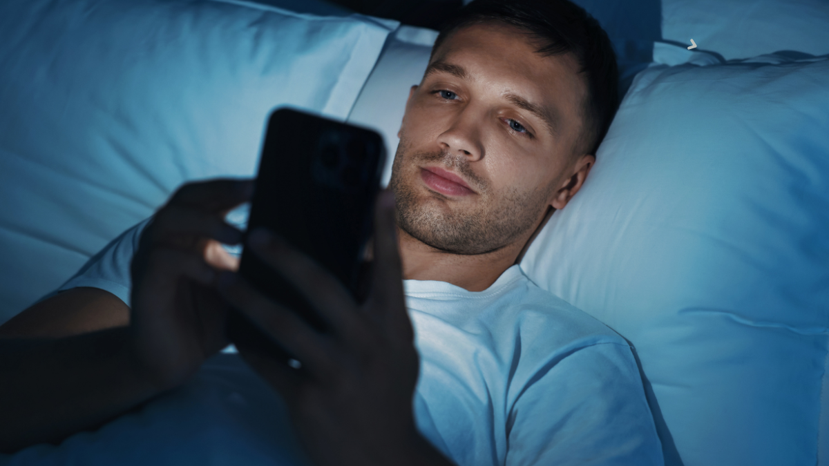 How To Make A Guy Want You Over Text - Powerful Sight