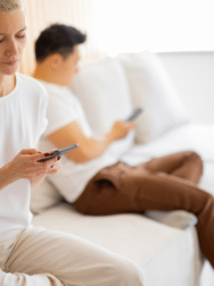 When You Feel No Emotional Connection with Your Husband