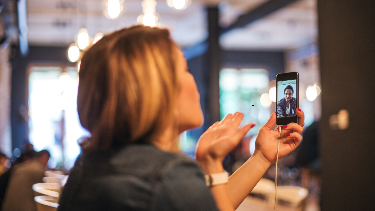 How to Overcome the Challenges of a Long-Distance Relationship