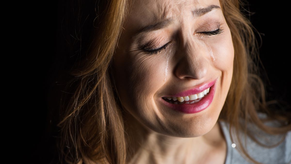 How Narcissists React When You Cry