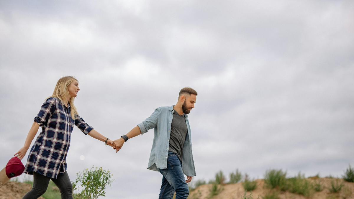 10 Ways Narcissists Reveal Themselves Early