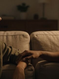 7 Things Emotionally Intelligent Couples Do Differently