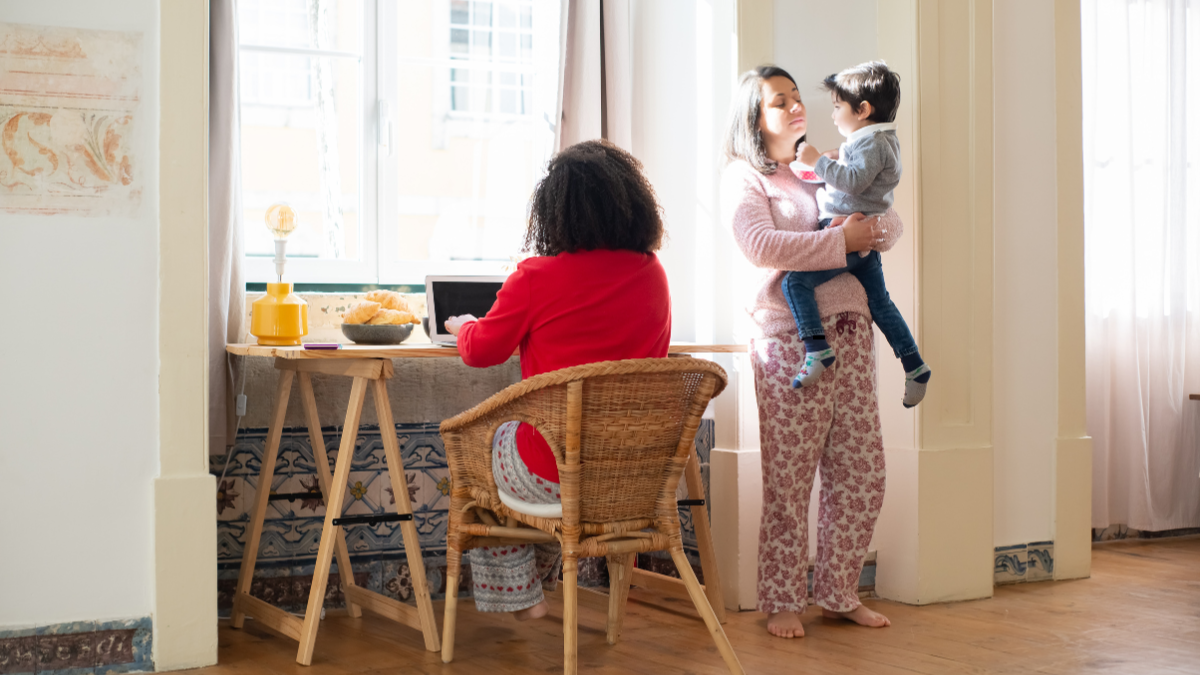 5 Signs a Woman Is Staying Only for the Children