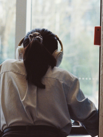How to focus on studying in a noisy environment